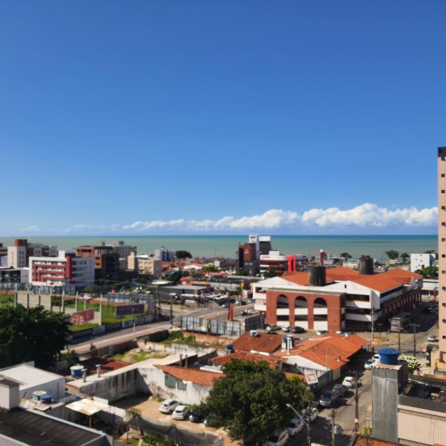 Em Tambau
